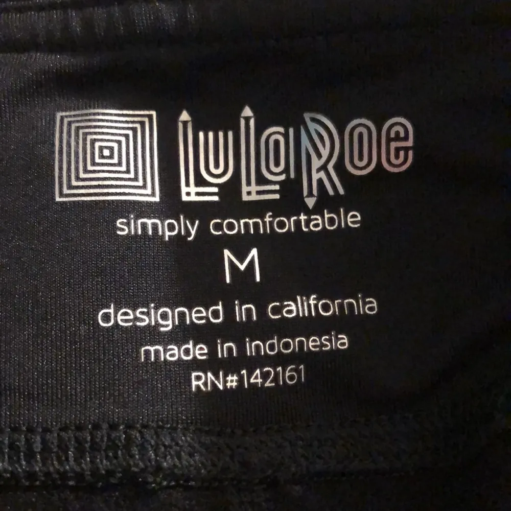 LuLaRoe Medium  Jordan Workout Pants - Image 4