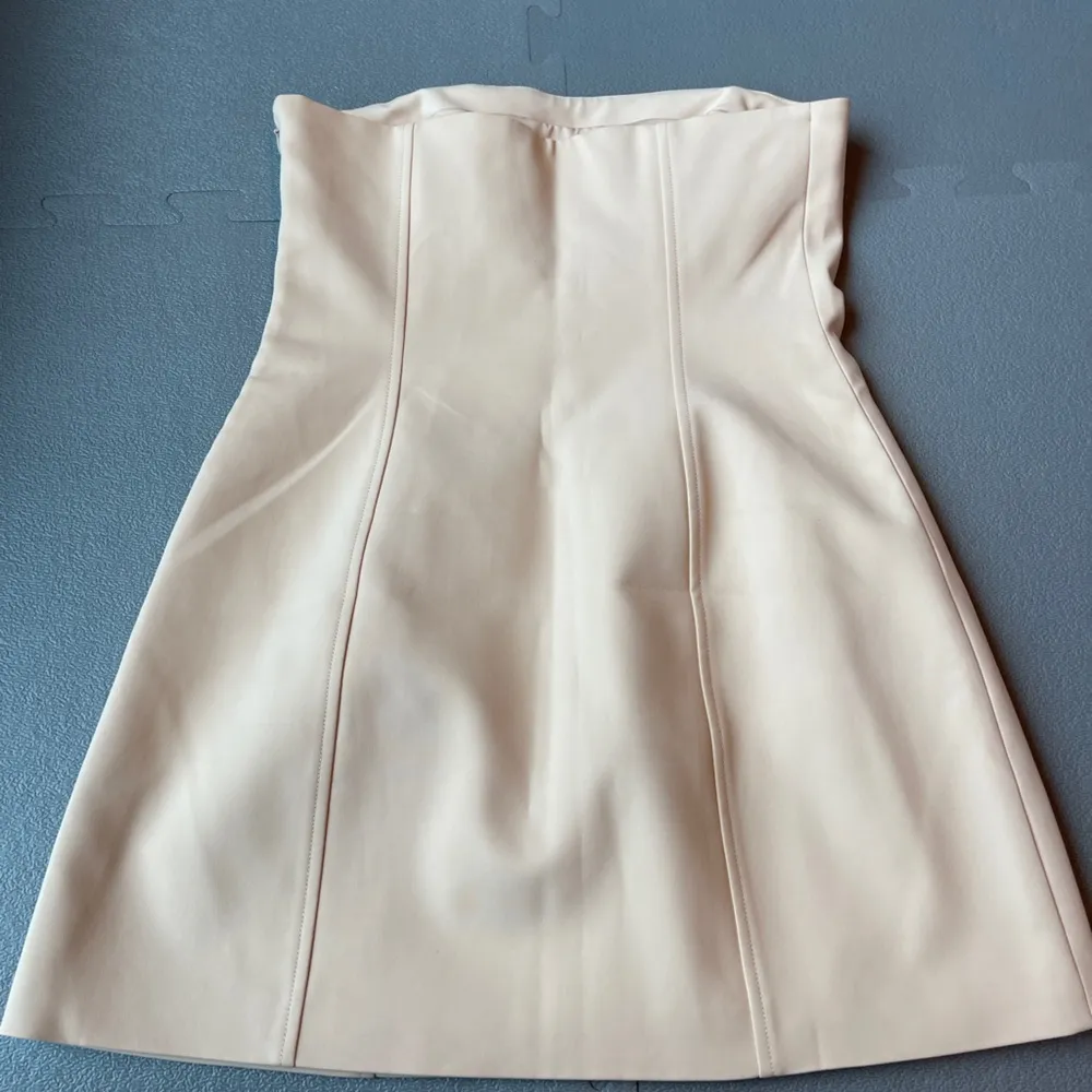 Sir. Alberta A - Image 8