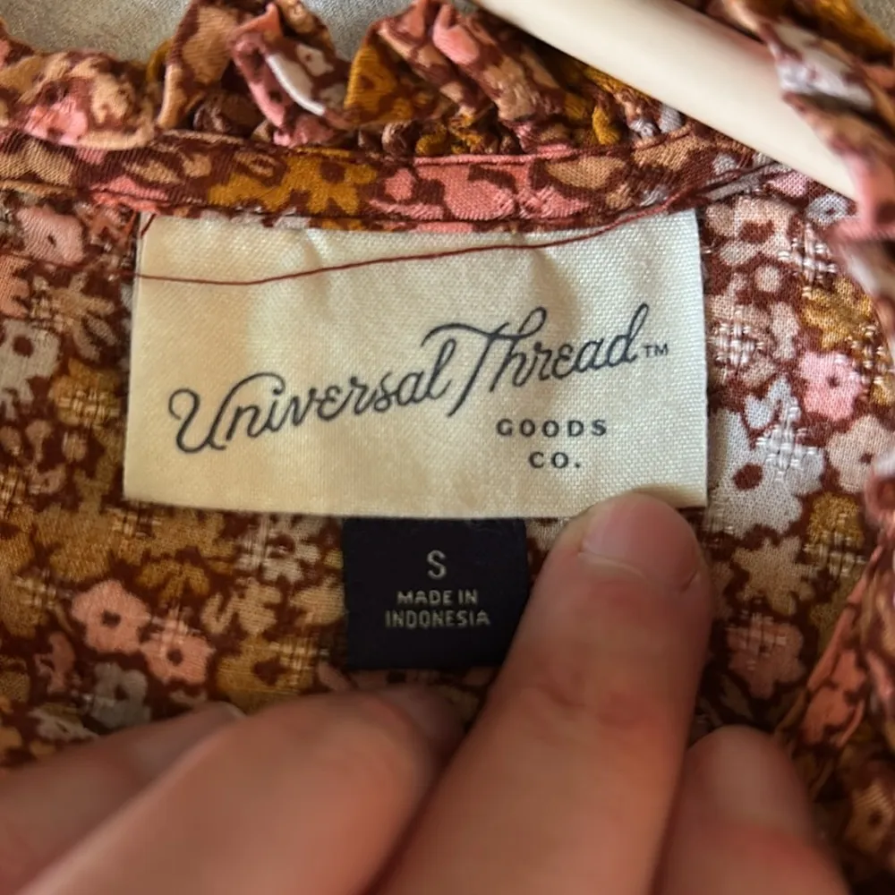 Universal thread fall floral cottage balloon sleeve top small​​ - Image 8