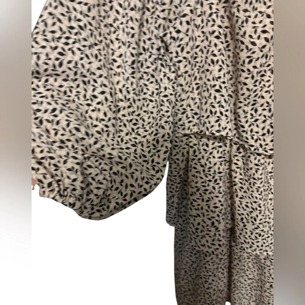 Who What Wear Pink Black Bishop Sleeves
Layered Short Tiered dress size small - Image 3