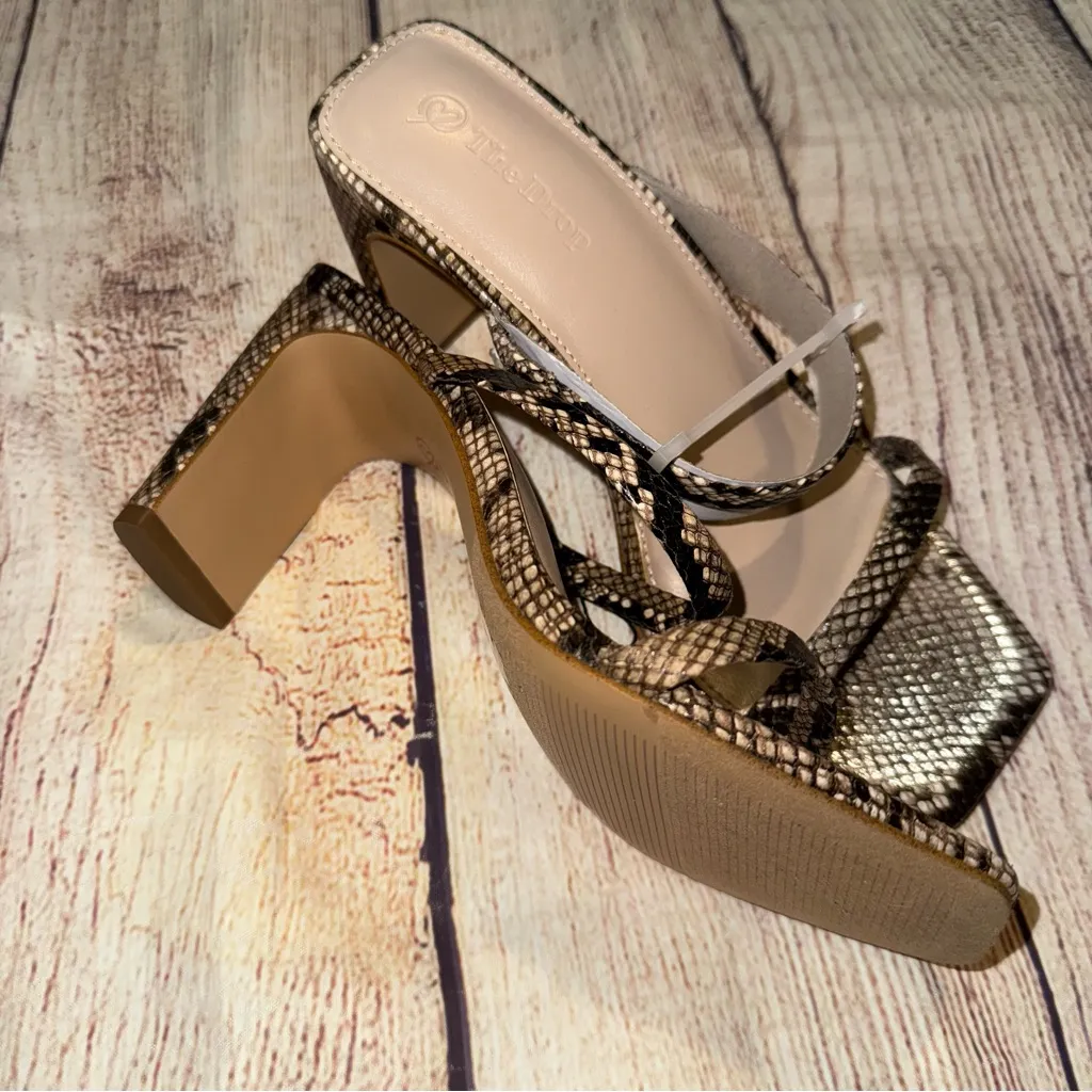 Women snake skin Heeled Sandals. Size 7 - Image 2