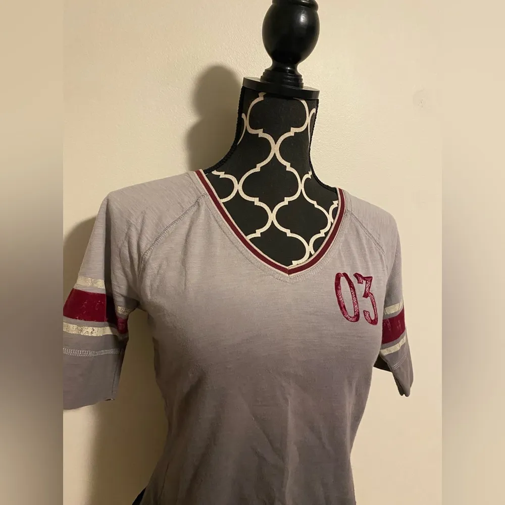 EUC Harley Davidson Burgundy & Gray 03 Cropped Raw Hem Graphic Tee size small - Image 2