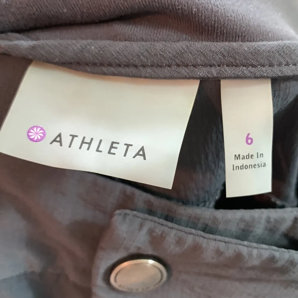 Athleta Trekkie Cropped Ripstop Hiking Gray Pants - Image 3