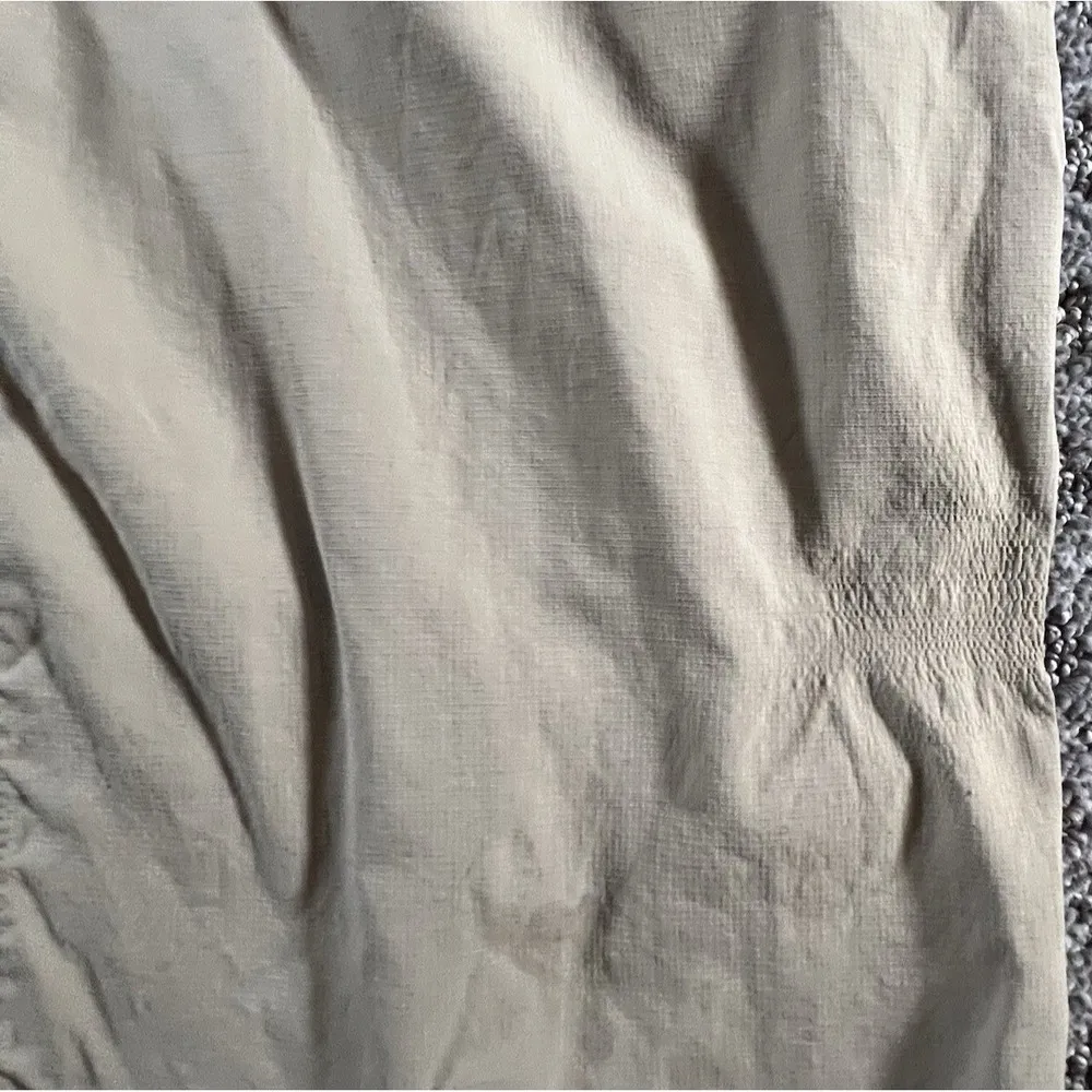 The North Face Womens Convertible Cargo Hiking Pants Sz 10 Beige Zip-Off Outdoor - Image 15