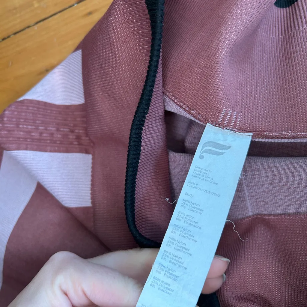 Fabletics High Waisted Pink Colorblock Compression Leggings seamless medium - Image 6