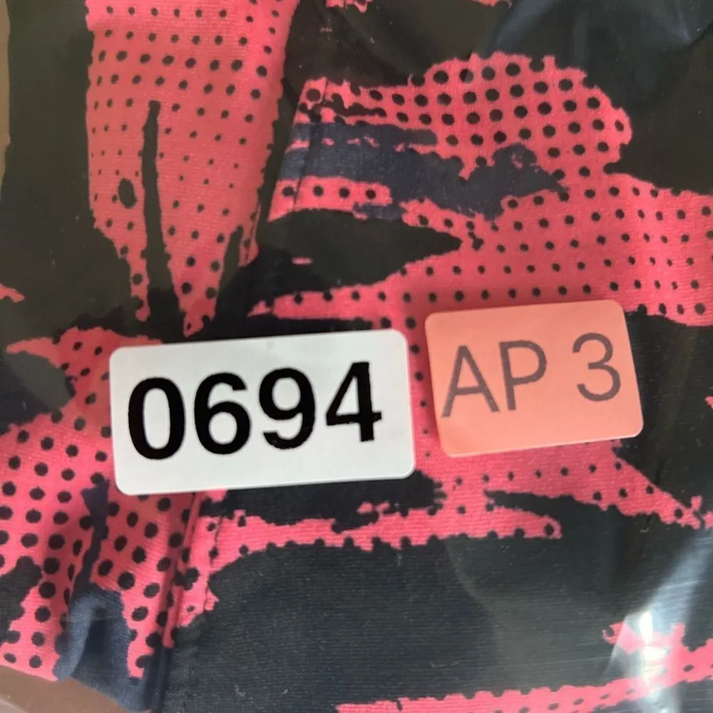 CALVIN KLEIN performance wick red black women's running workout legging size M. - Image 10