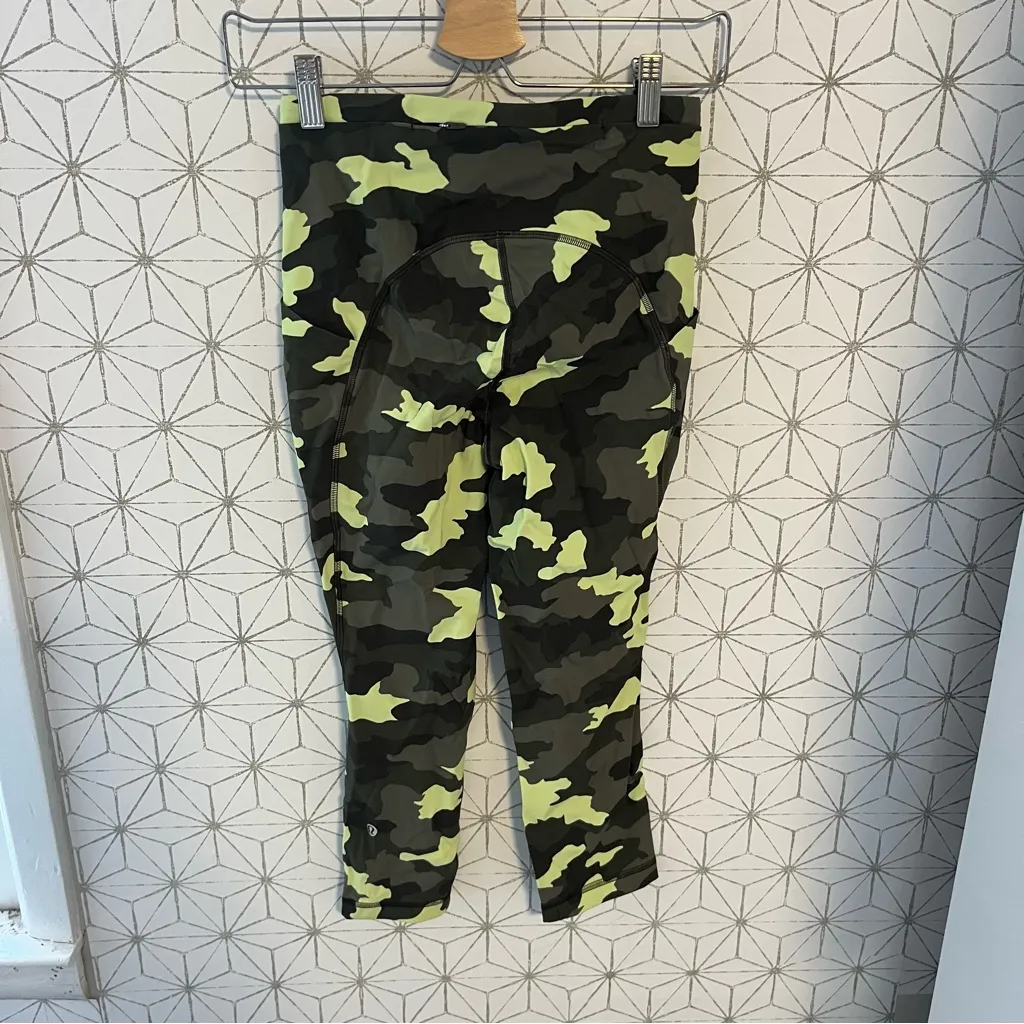 Lululemon Swift Speed High-Rise Crop 21"
Heritage 365 Camo Crispin Green Multi - Image 10