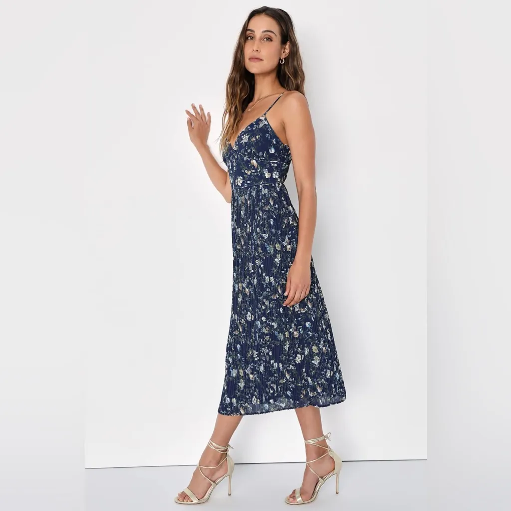 LULU’S Poise And Perfection Navy Floral Print Pleated Midi Dress - Image 3