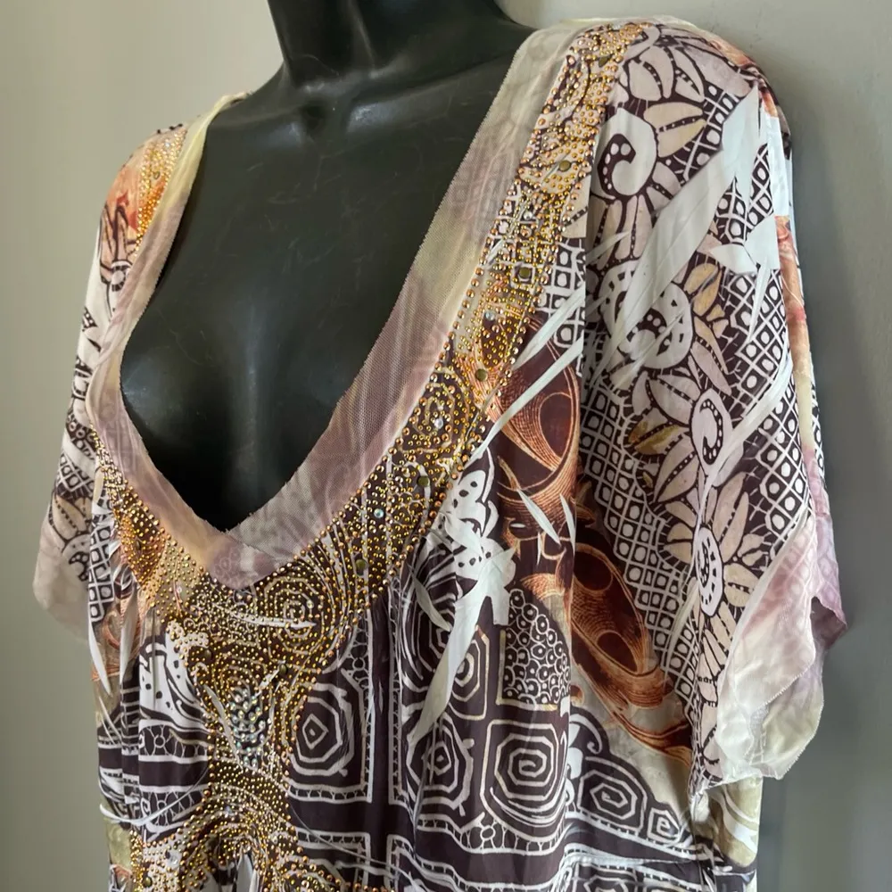 ONE WORLD V-Neck Blouse with Artistic Patterns - Image 3