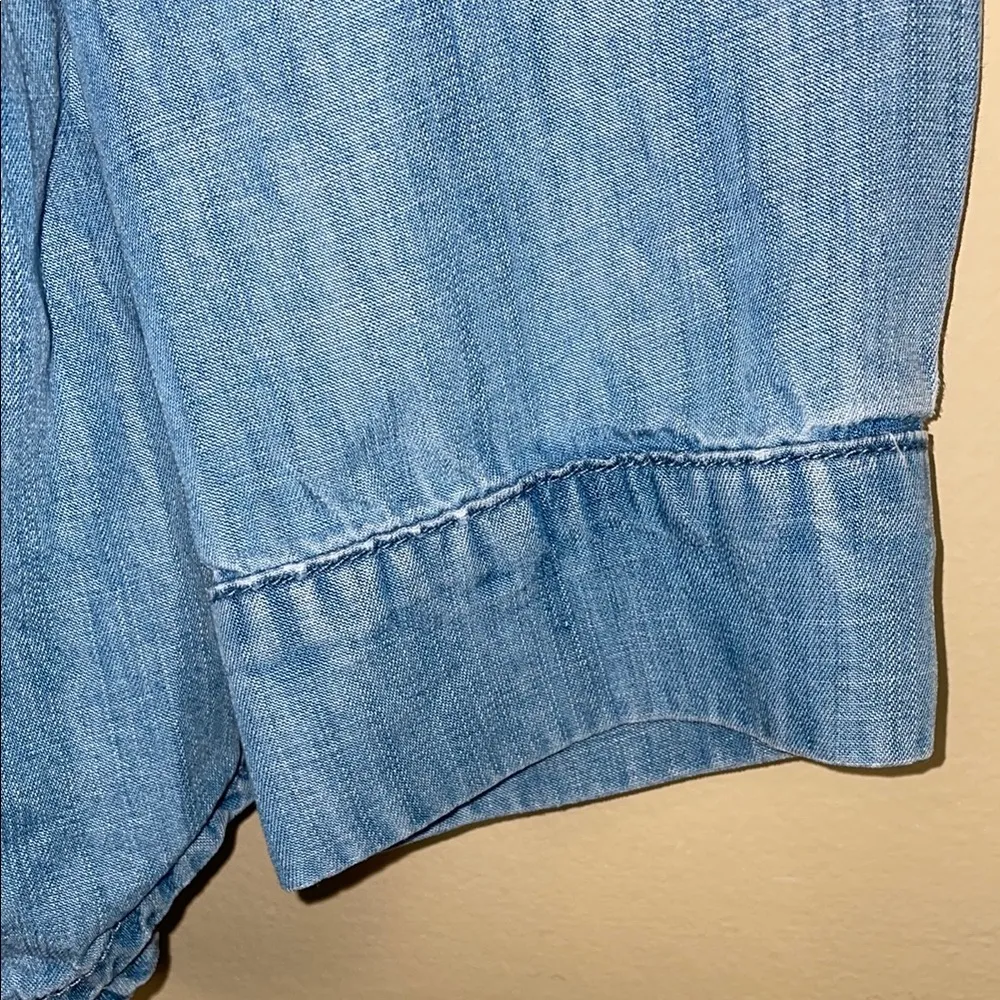 Chico’s Women’ Blue Chambray Denim Grommet Quarter Button-Up Long Sleeve Shirt - Image 4