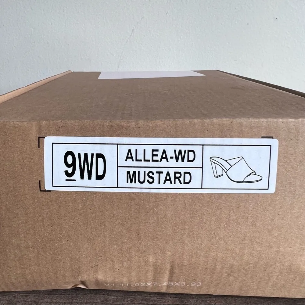 Journee Collection Allea Backless Pump Women's Size 9 Wide #B1500 - Image 2