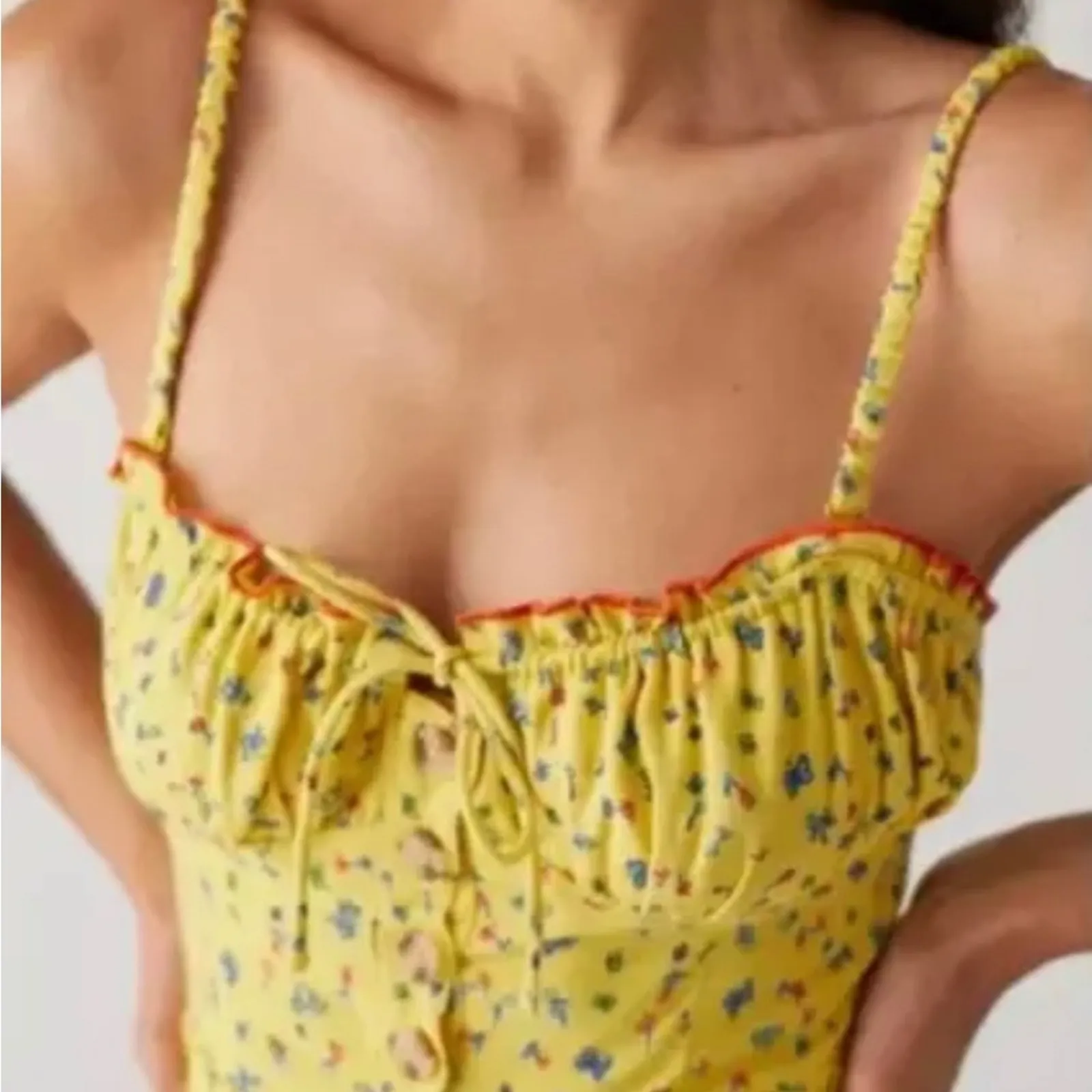 Urban‎ Outfitters Betti Print Linen Blend Floral Romper Shorts Yellow Size XS - Image 2