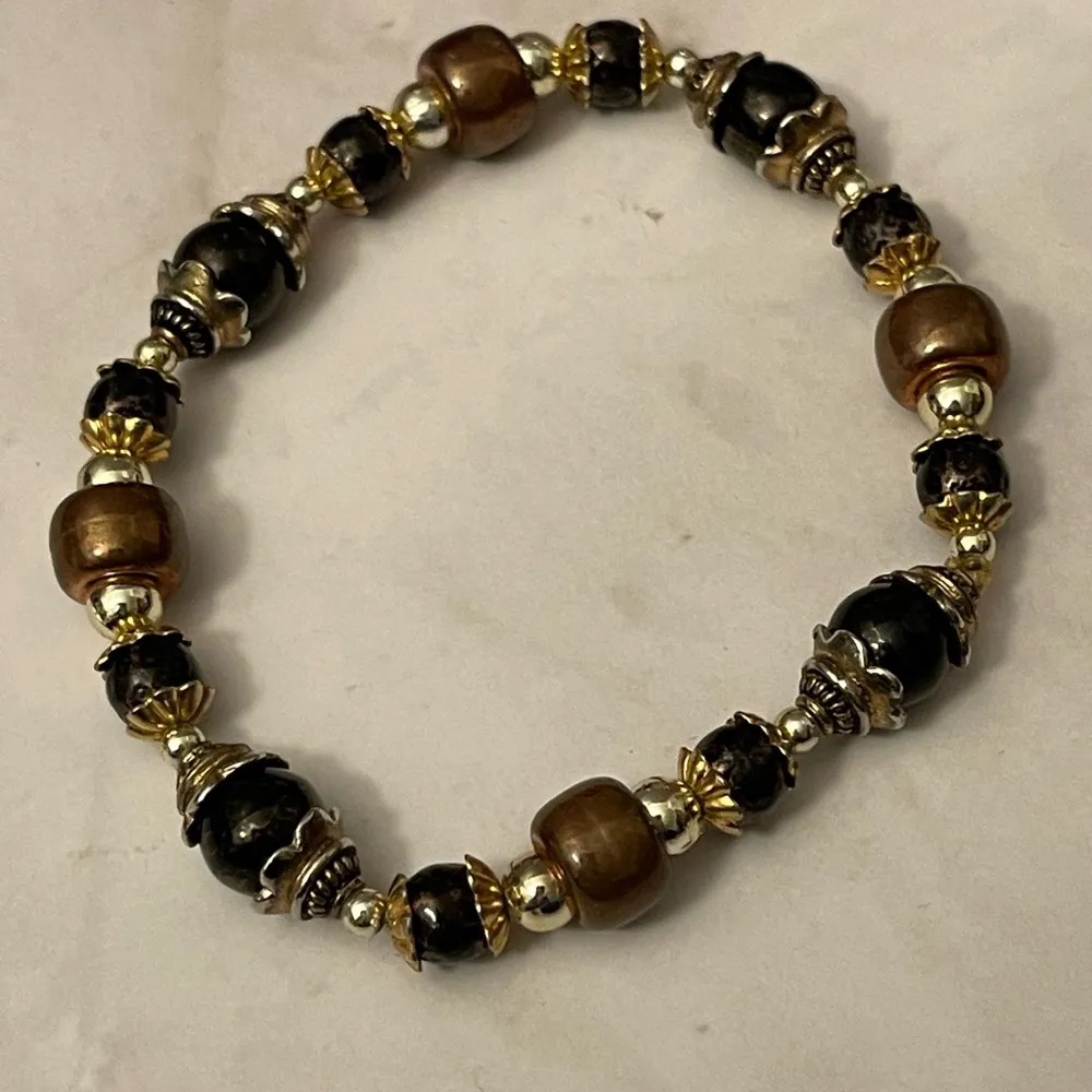Black Brass and Gold Toned Beaded Stretch Bracelet - Image 4