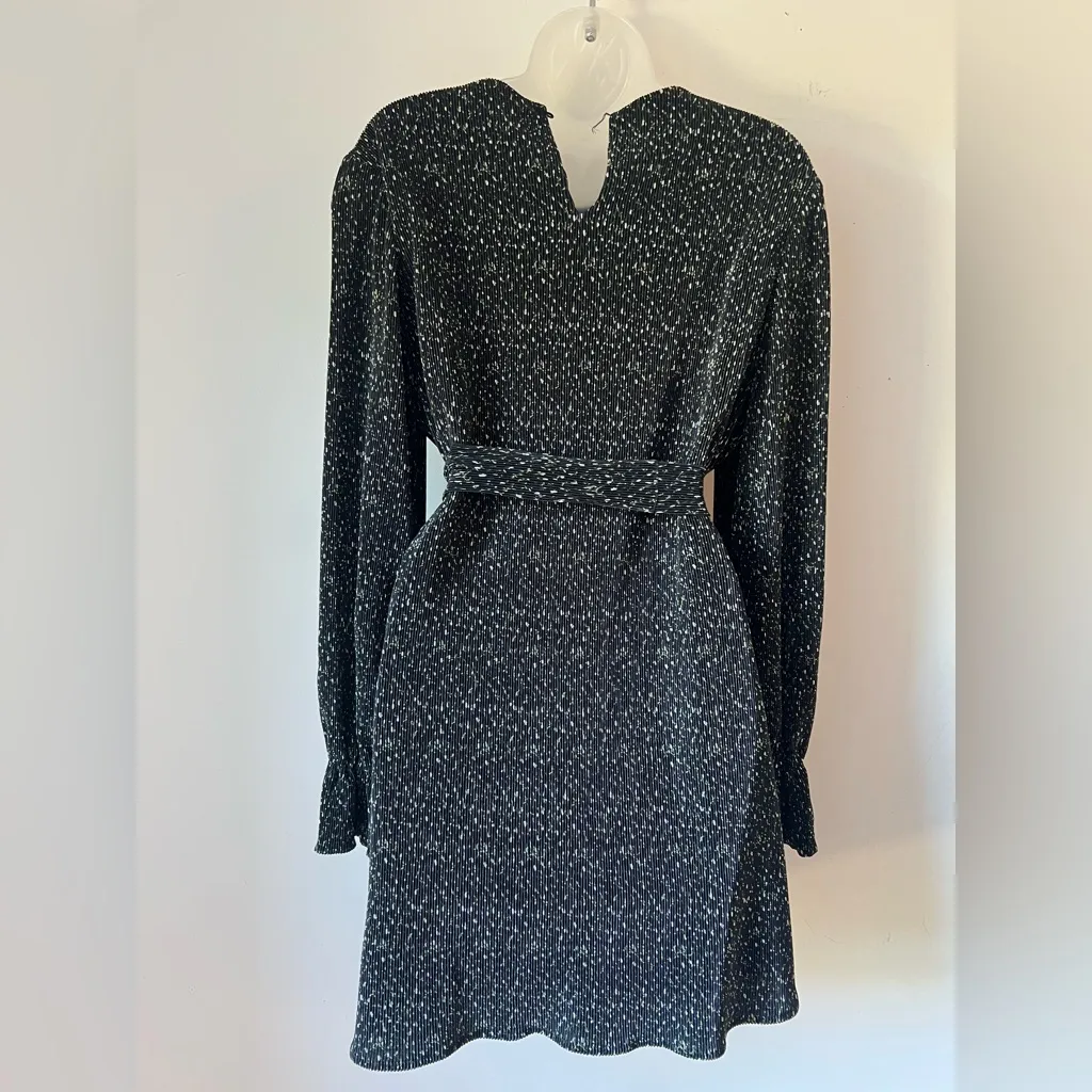 Giani Bini Black Long Sleeve Mini Dress Size L – Belted Waist, Subtle Print Green Size L - Image 9