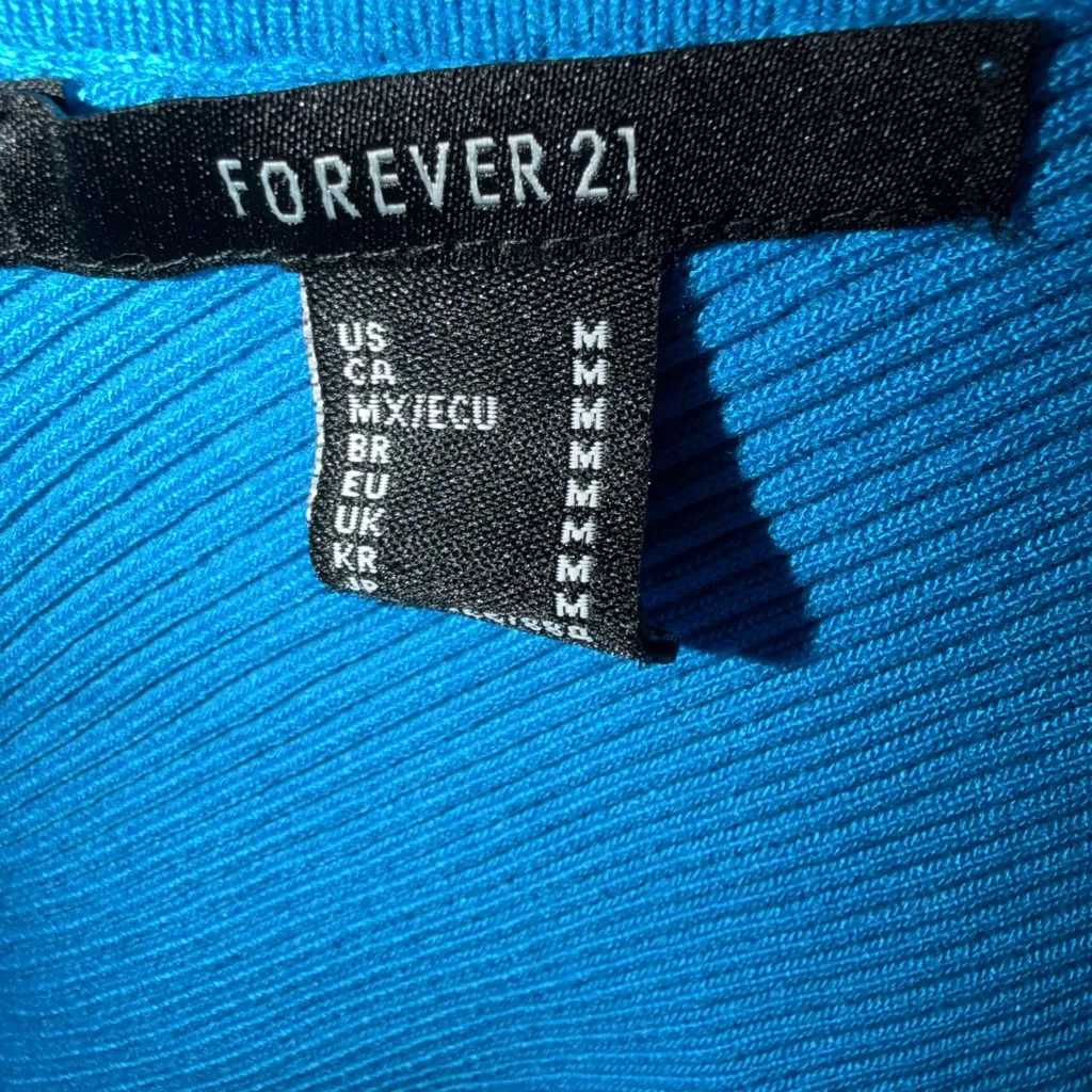 Forever 21 Off-the-Shoulder Blue Ribbed Cropped Sweater size Medium - Image 3