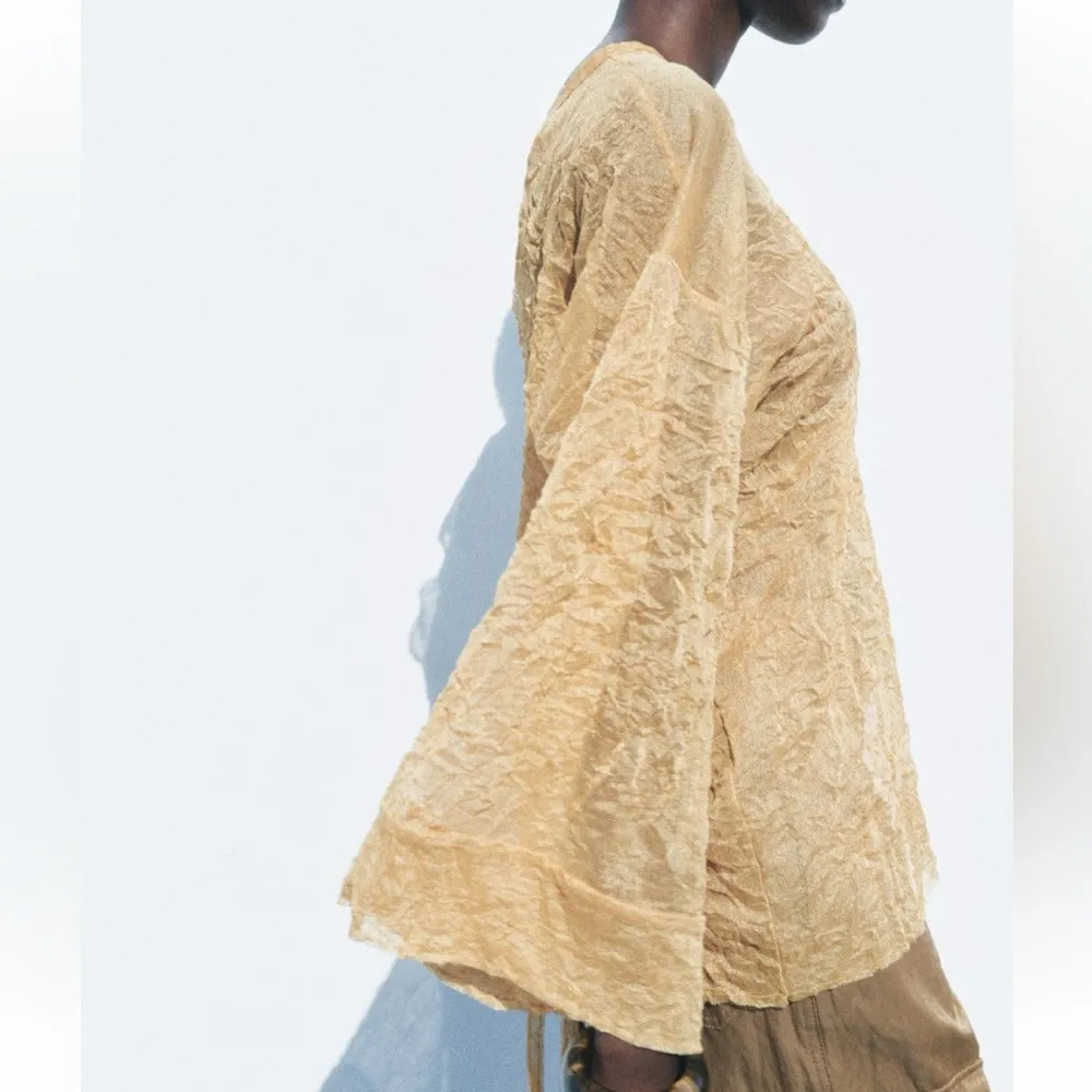 Zara NWT metallic gold oversized kimono wide sleeve semi sheer flowy top - Image 4