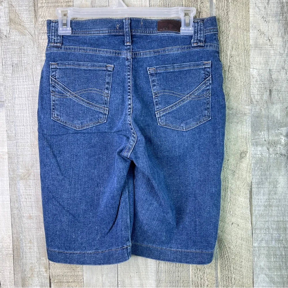 Lee Size 4 Medium Classic Fit At The Waist Blue Denim Bermuda 10” Shorts - Image 2