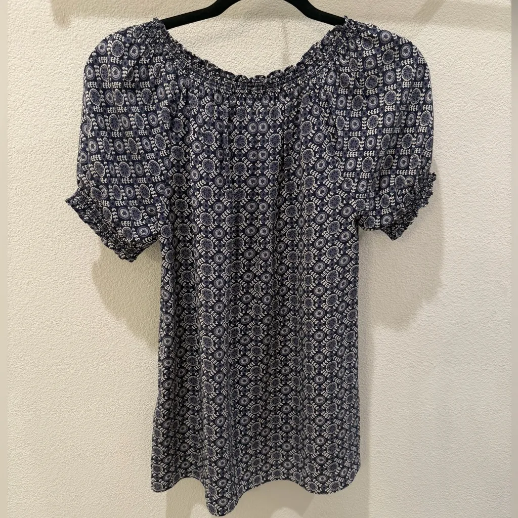 Joie Masha blue printed silk blouse with smocked neck and short puff sleeves XS - Image 3