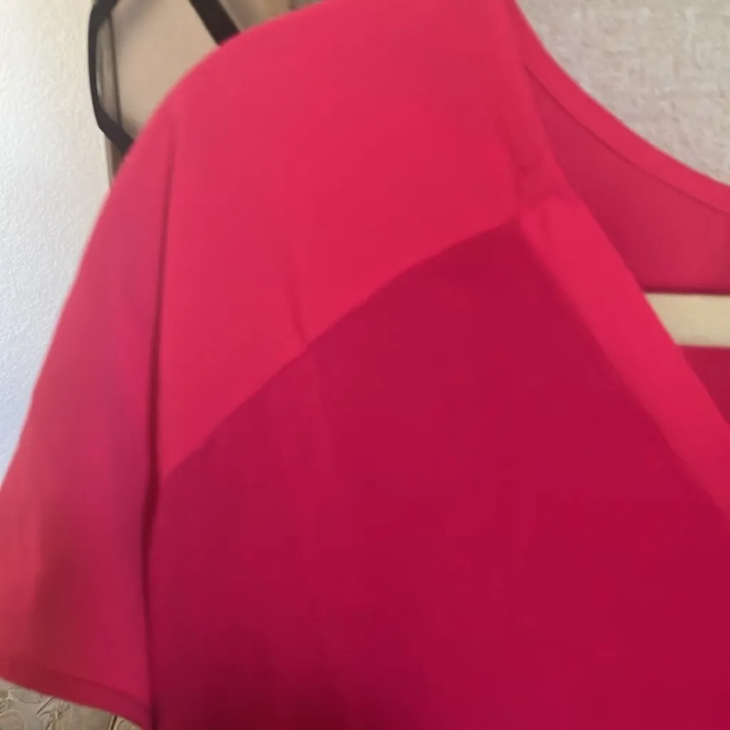 FINAL MARKDOWN Adrienne Vittadini Bold V-Neck top xxl - Image 2