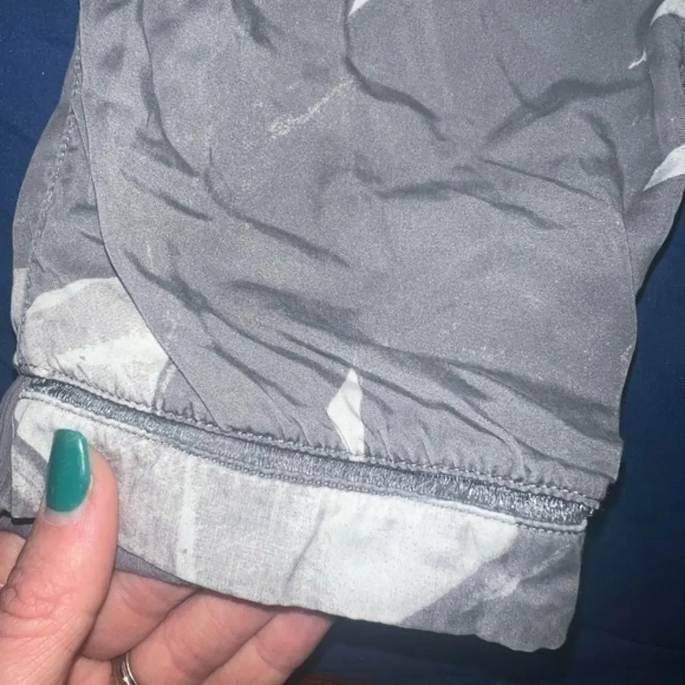 Lululemon City Jogger Slate Grey Backspin Stroke‎ Print sz 4/6 - Image 2