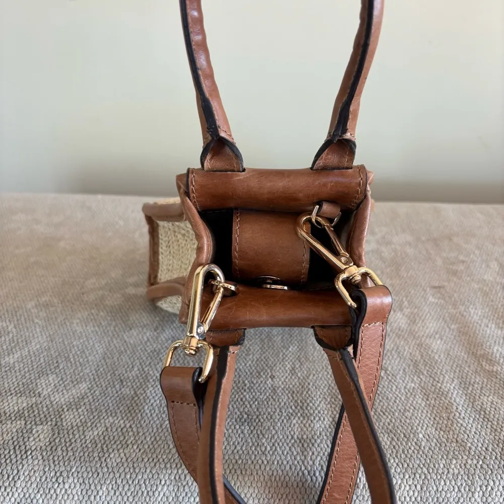 Olmos & Flores Cantarito Natural Woven Crossbody Bag Tan - Image 2