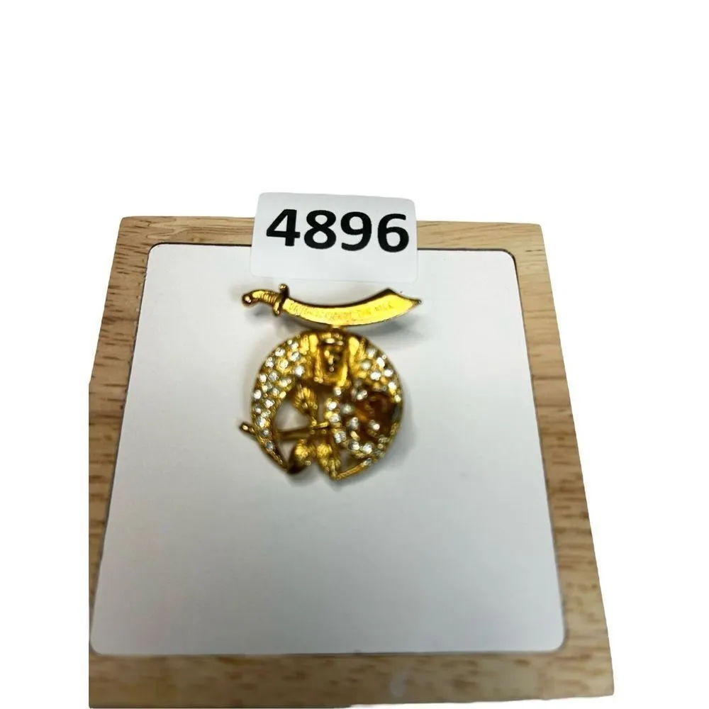 Vintage Shriner Daughters of the Nile Gold & white Rhinestone Scimitar Brooch by Gold - Image 5