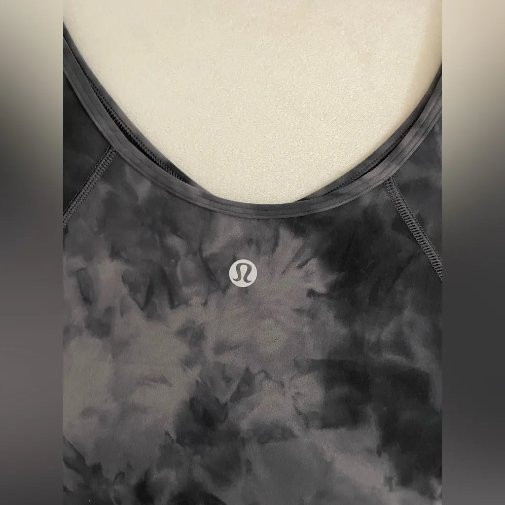 Lululemon Align T-Shirt Diamond Dye Pitch Grey Graphic grey Top Size 6? - Image 8