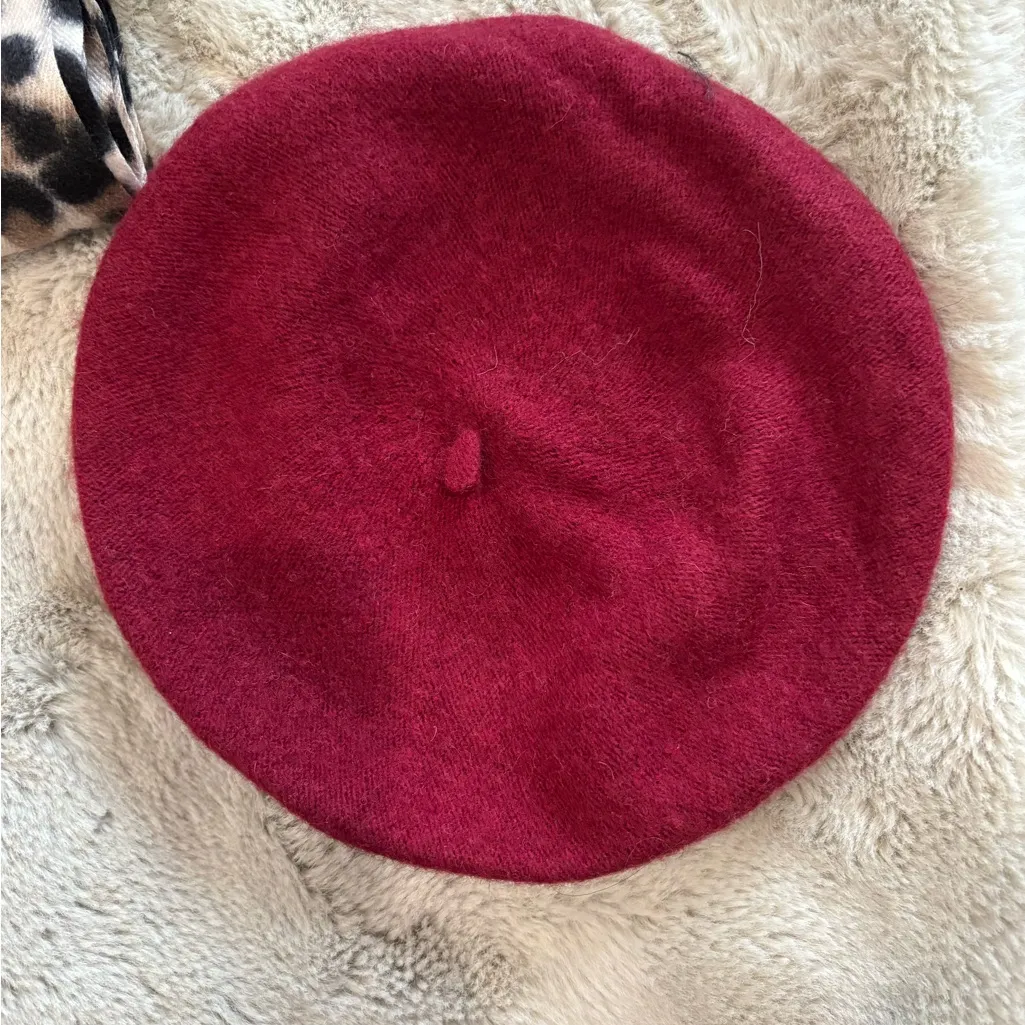 Elegant Black and Red Women's Accessory Set - Image 4