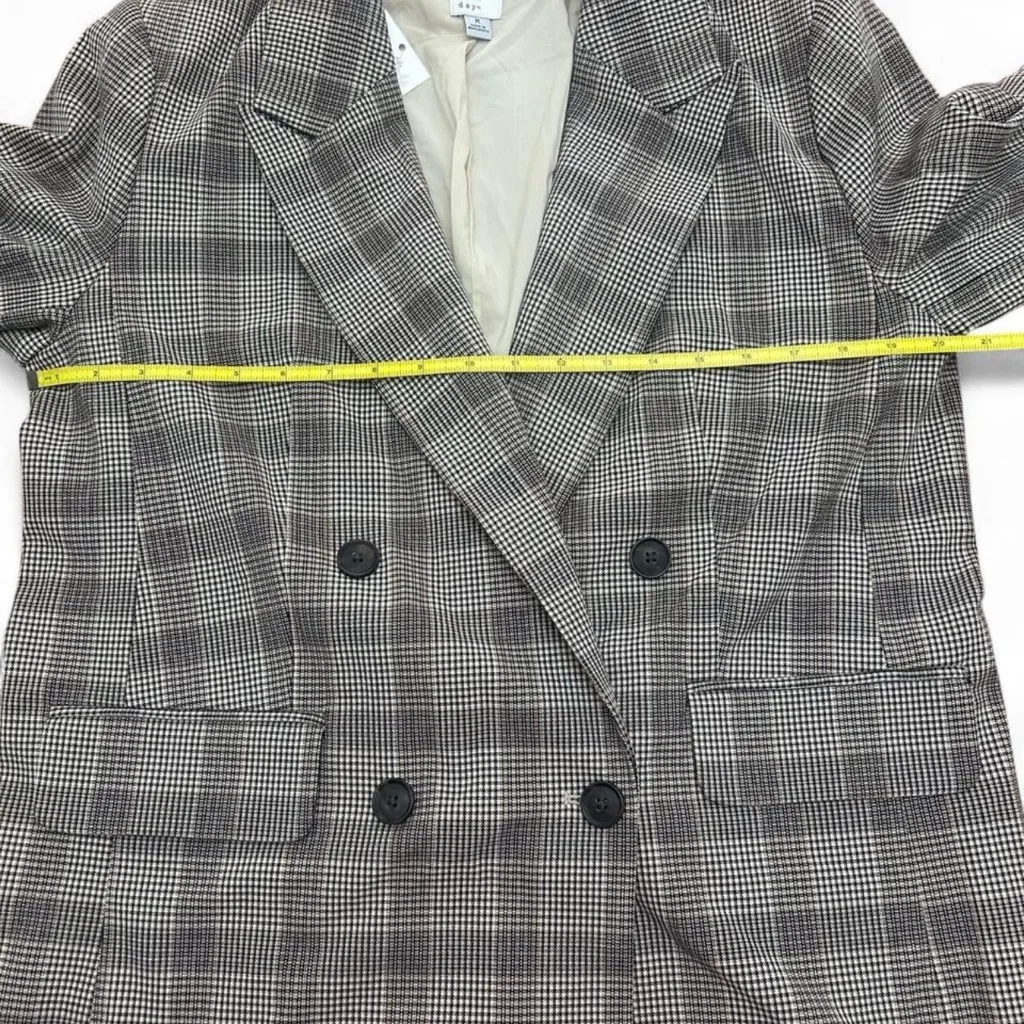 NWT  Women’s Brown Plaid Double-Breasted Blazer – Size Medium - Image 5