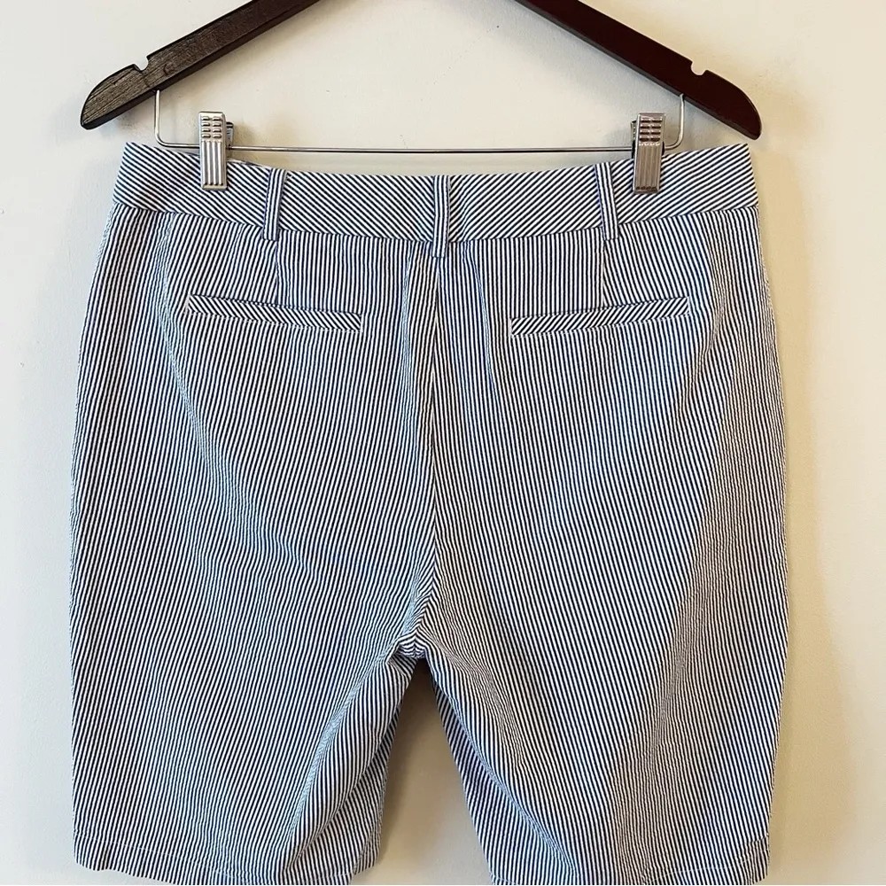 Talbots Relaxed Chino Seersucker Shorts Bermuda Length Size 10 Blue/ white - Image 5