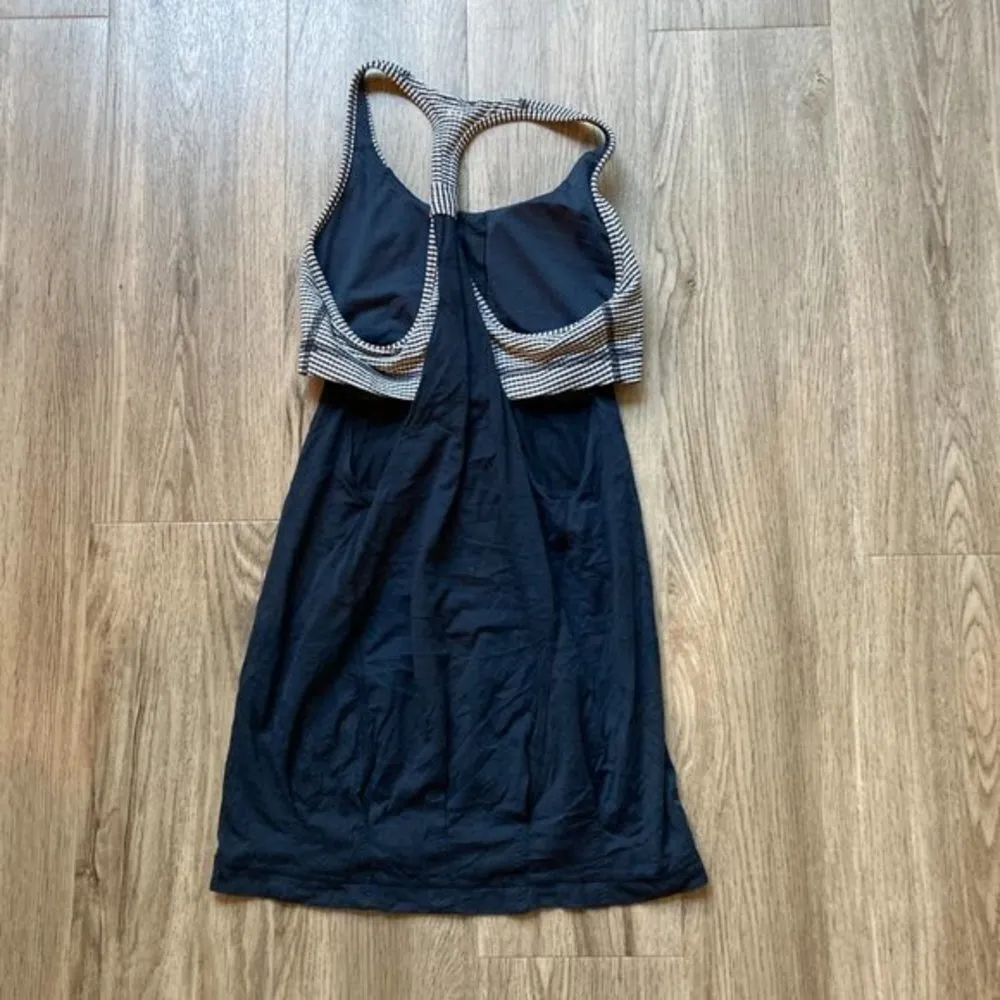 Lululemon Practice Freely Tank in Inkwell Size 4 - Image 4