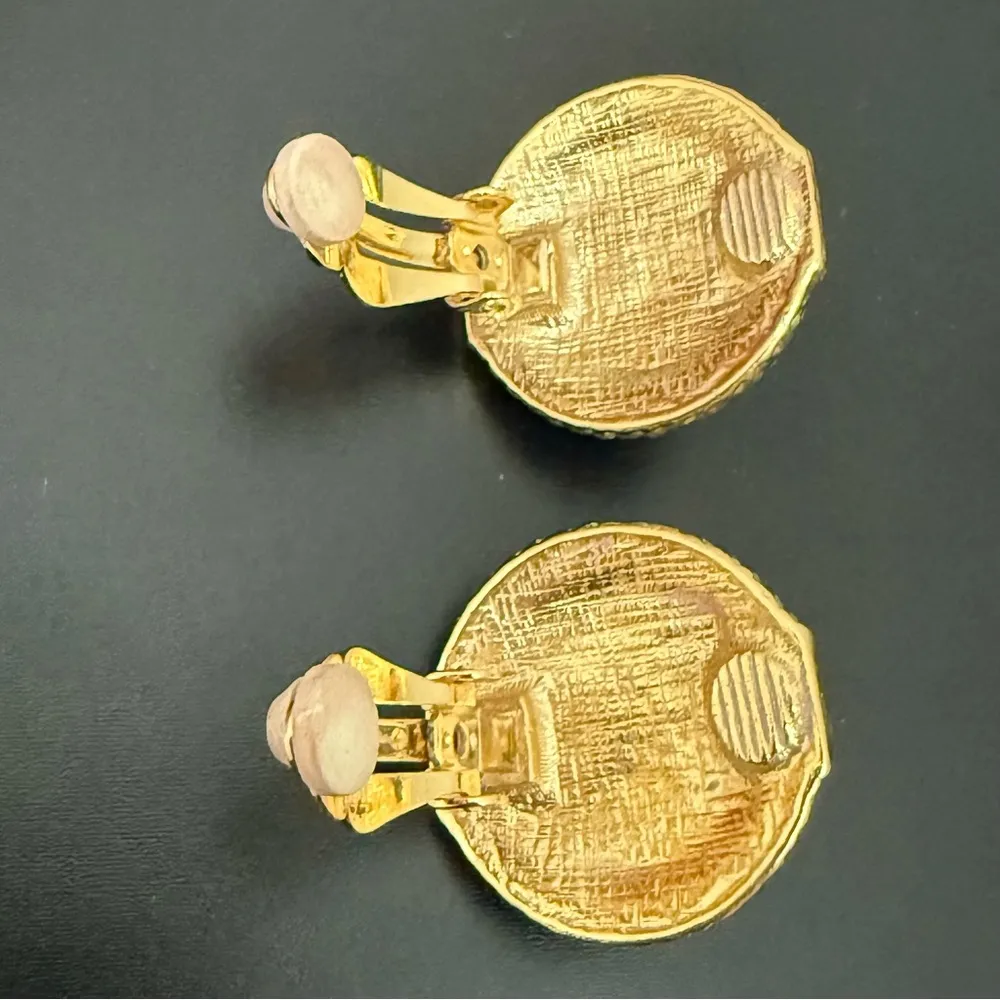 Vintage Unsigned Faux Pearl Button Rhinestone Clip On Earrings 22g. White - Image 9