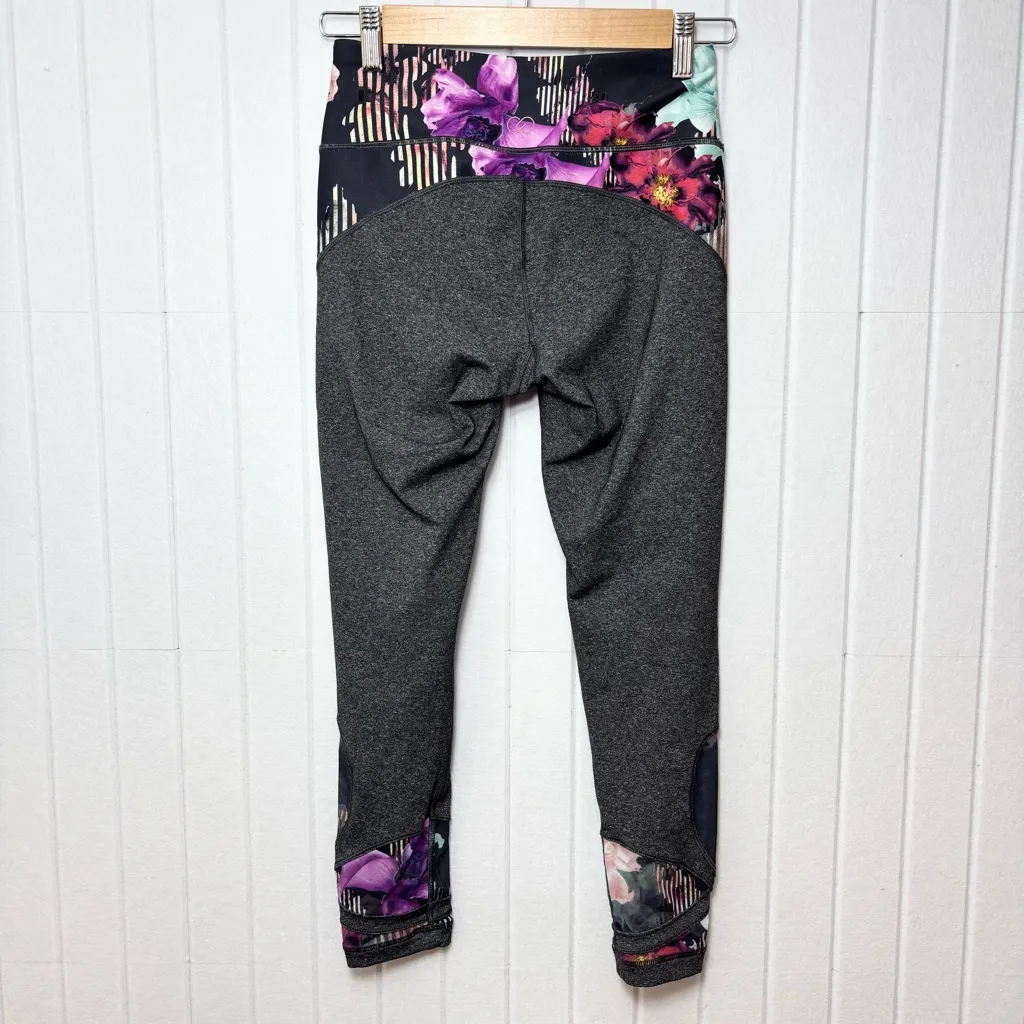 Calia By Carrie Underwood Cropped Capri Leggings Gray Floral Sheer Reveal Size S - Image 3