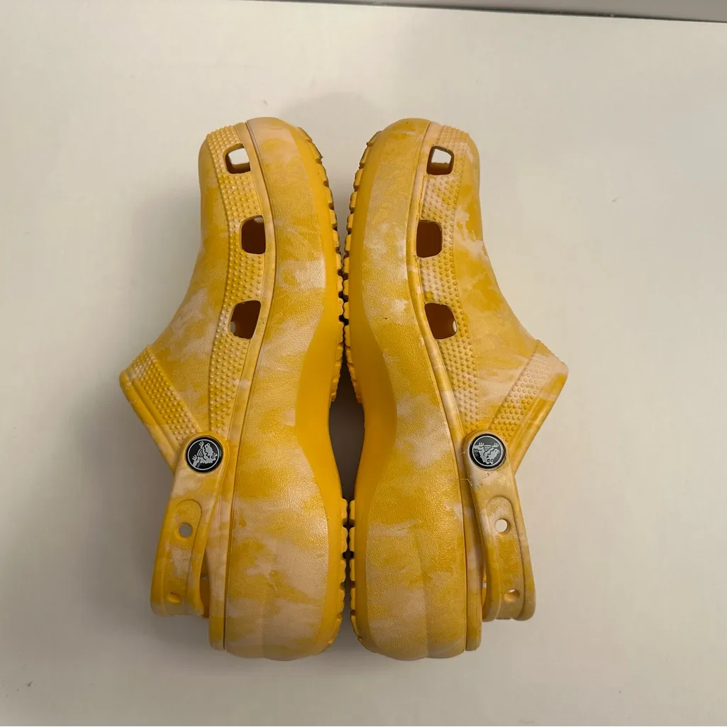 Crocs Women Classic Platform Graphic Clog in Orange Sorbet Size 9.0 - Image 9
