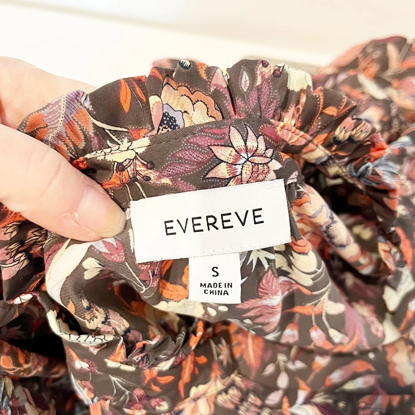 Evereve Clara Floral Paisley Long Sleeve V Neck Blouse Top Maroon Small - Image 3