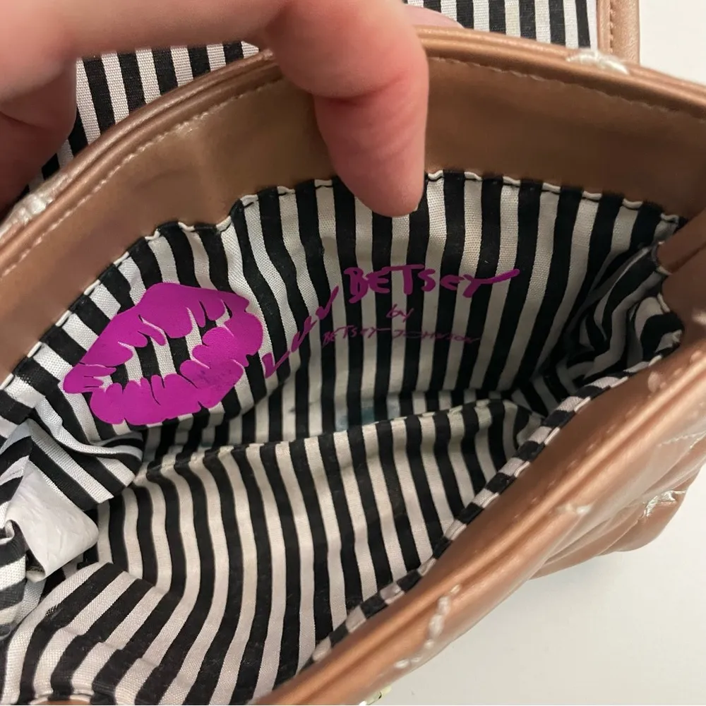 Luv by Betsey Johnson Purse Crossbody Quilted Star Print Mini Lips Pink Gold - Image 7