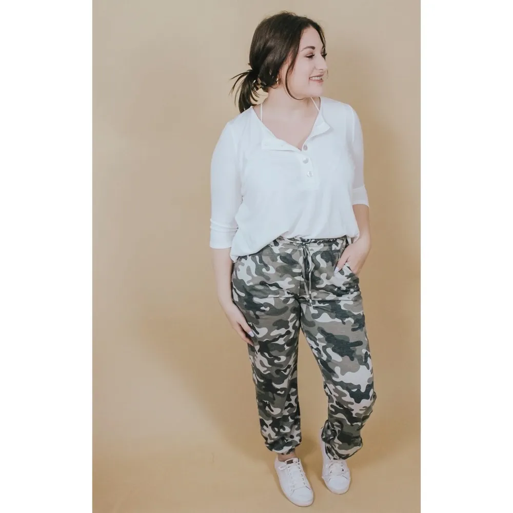 ATTENTION CAMO PAPERBAG JOGGERS - Image 3