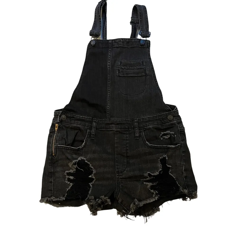 EXPRESS Black Distressed Denim Overall  Shorts, Sz 4 - Image 3