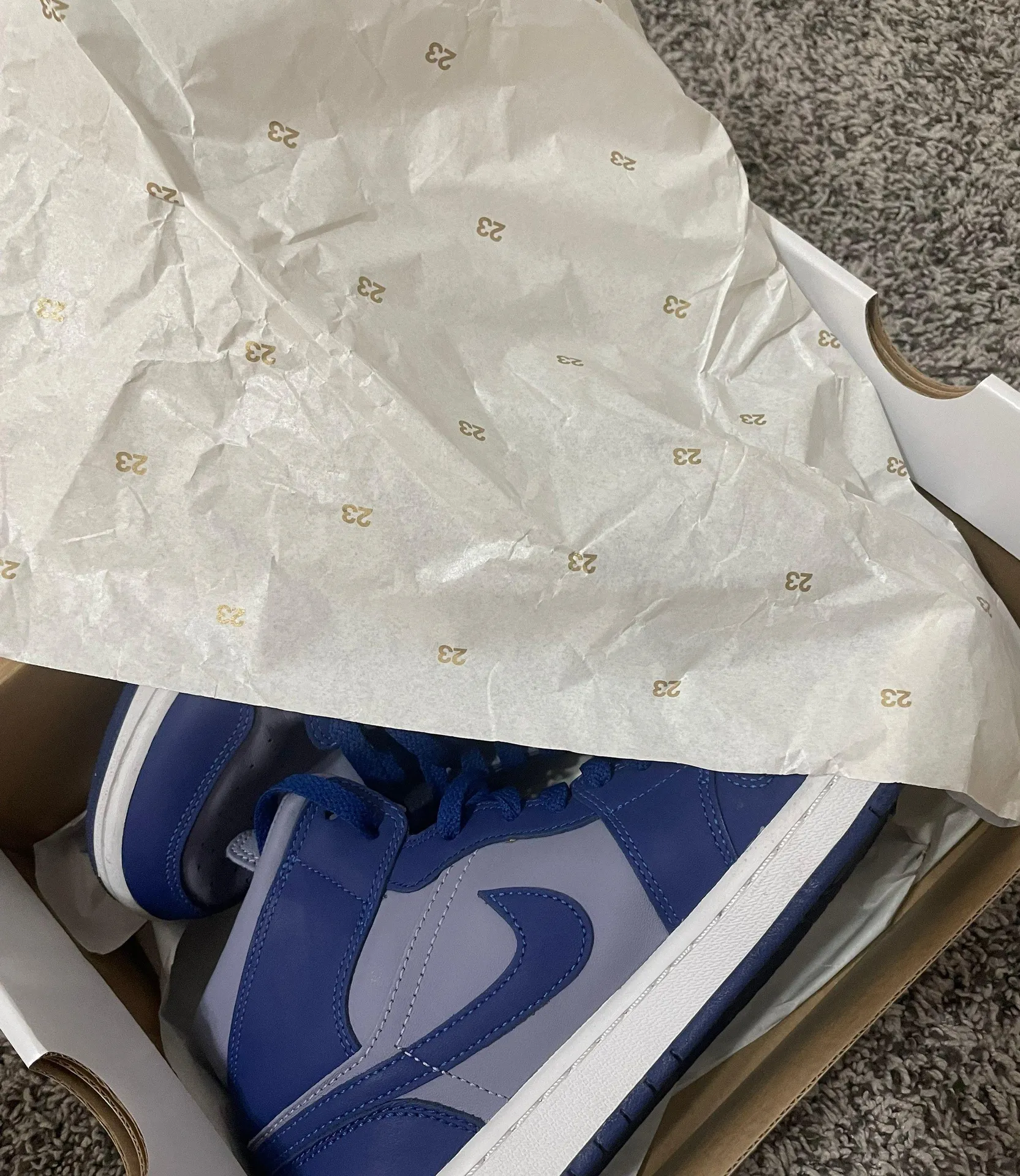 Air Jordans 1 Mid SE - Image 4