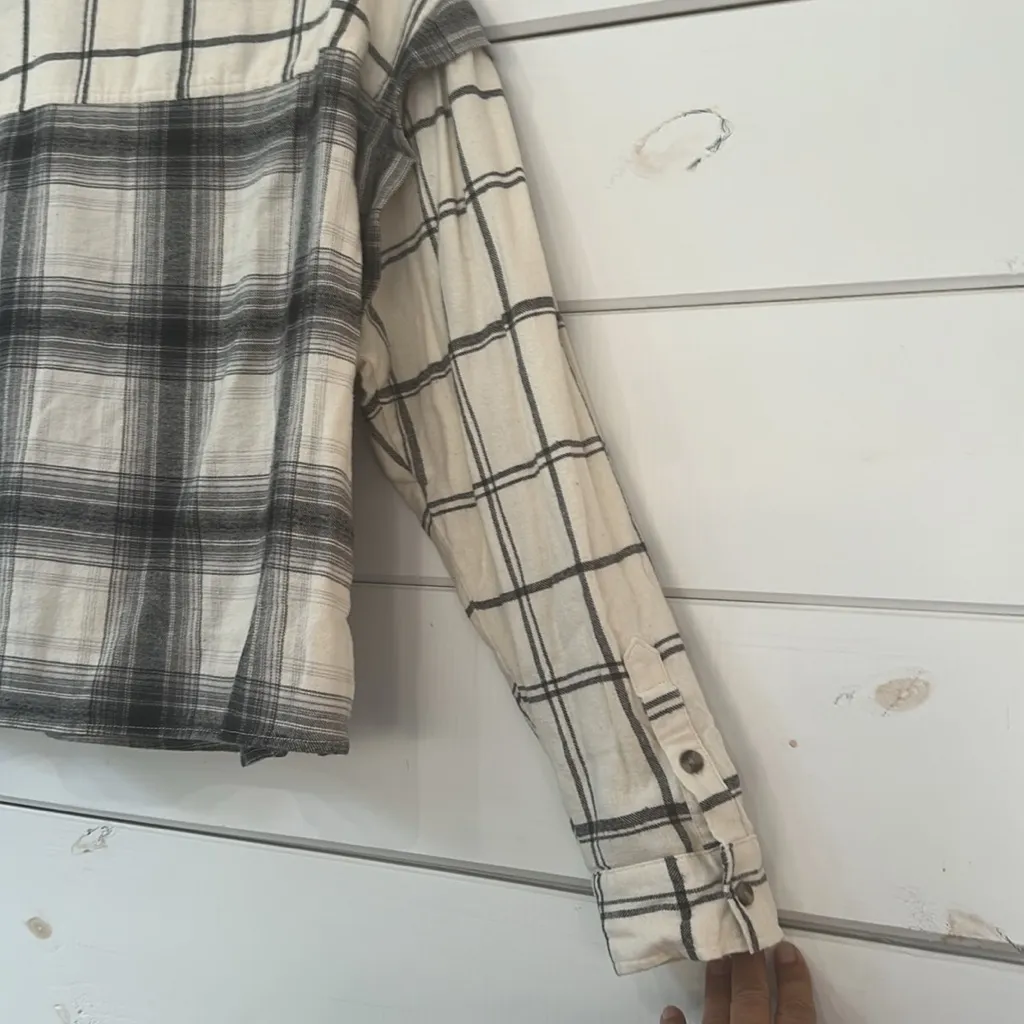 Universal Thread Crop Flannel Button Front Shirt NEW Size L - Image 12