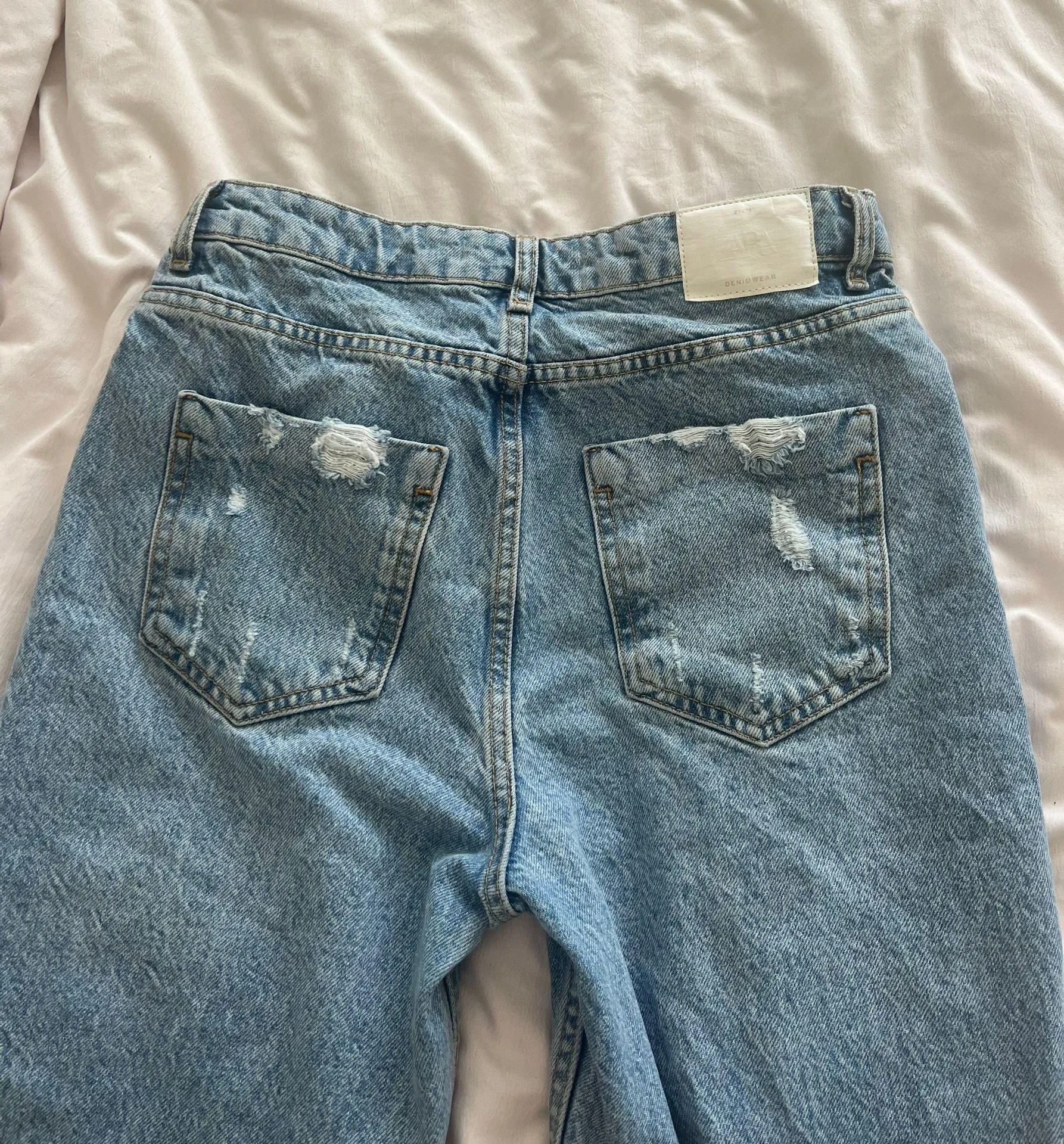 Mom Fit Ankle Jeans - Image 2