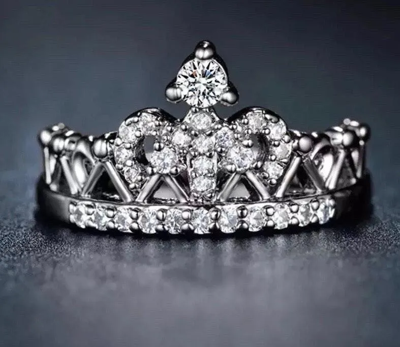 Stunning Crown Ring - Image 5