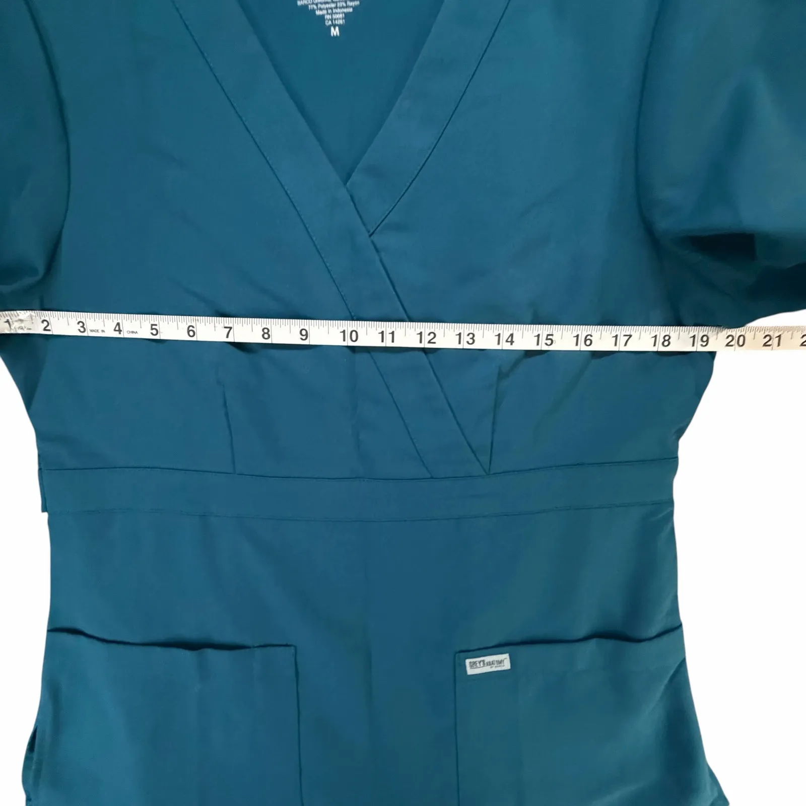 Greys Anatomy Barco Riley Scrub Top M Bahama Blue 3 Pocket Mock Wrap Medical - Image 4