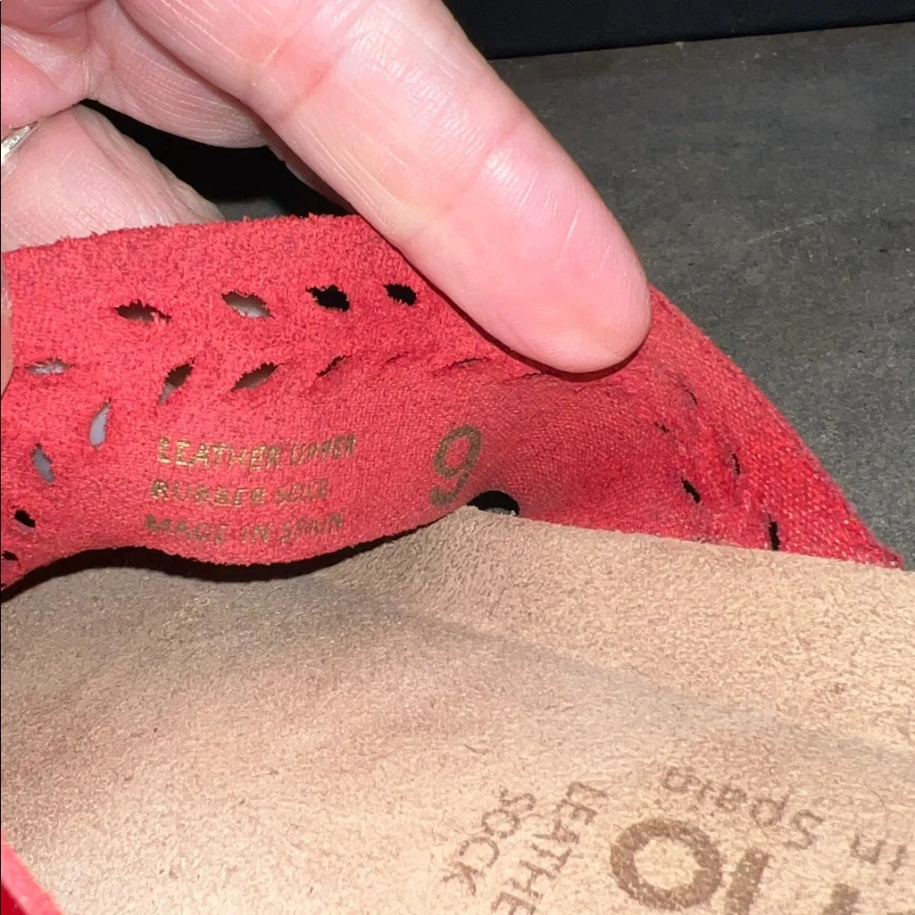 Yukono Slip On Red Leather Sock Open Toe Size 9 - Image 5