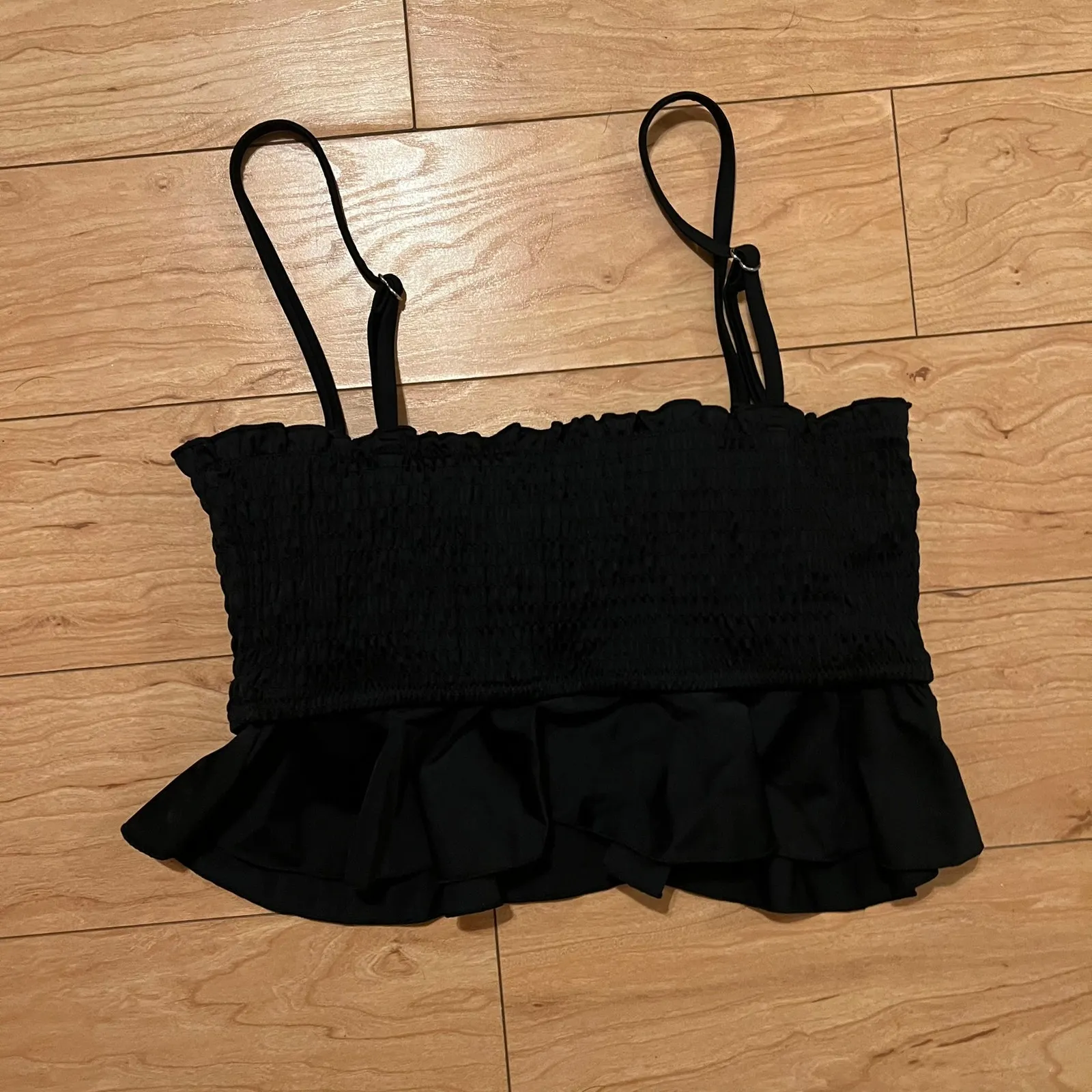 Cupshe Black Seersucker Ruffle Cropped Bandeau Bikini Top Swim Separates Size L - Image 3