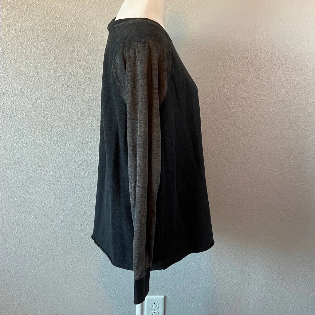 American Eagle Crewneck Long Velvet Sleeve Gray Size Medium - Image 2