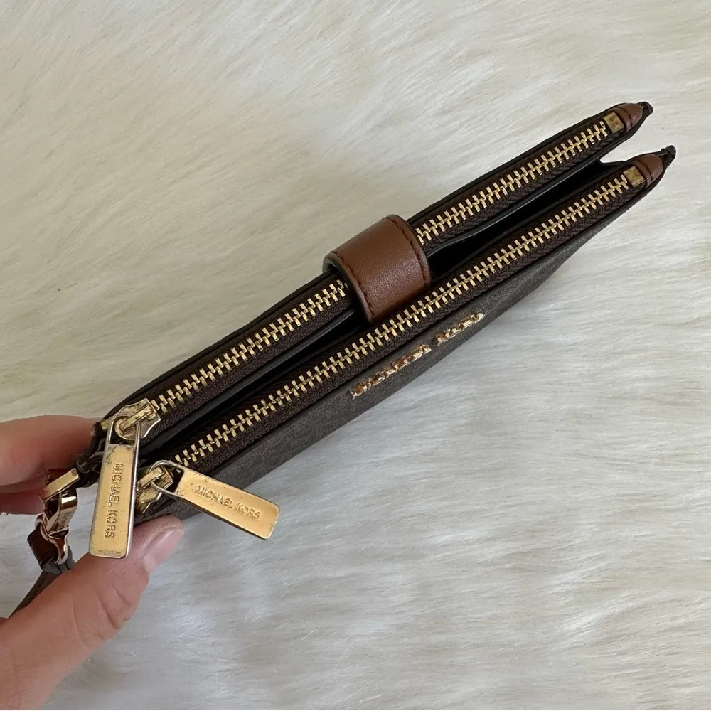 Michael Kors Jet Set Brown Monogram Travel Wallet - Image 3