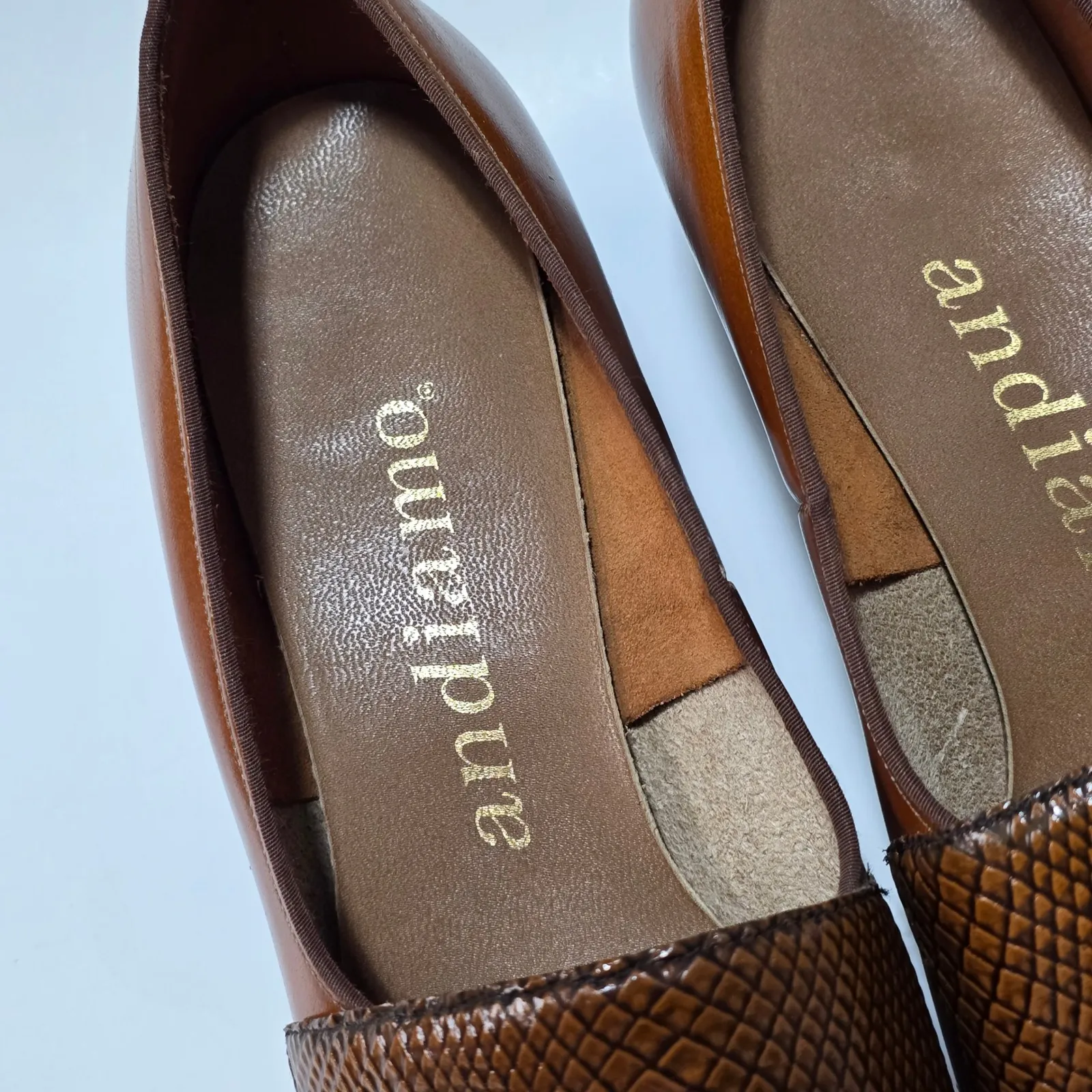 Vintage Andiamo 70s Brown Leather Block Heel Pumps Size 8 Retro Mod Gold Accent - Image 7