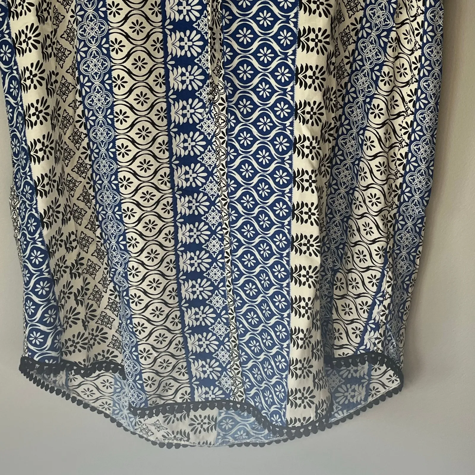 Velvet by Graham & Spencer Blue / Cream / Black 3/4 Sleeve Printed Dress Size XS - Image 10