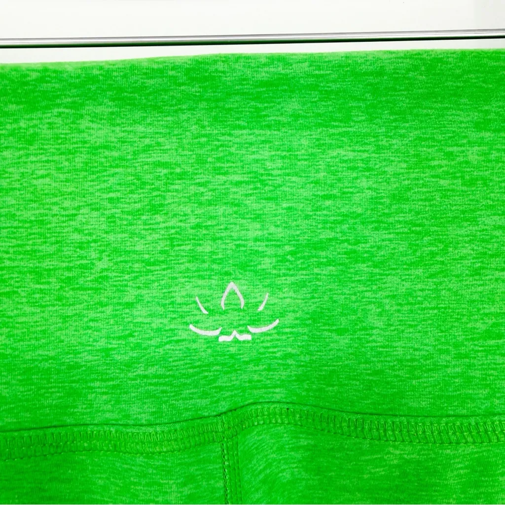 Beyond Yoga At Your Leisure Crossover Waist Bike Leggings M Honeydew Green - Image 6